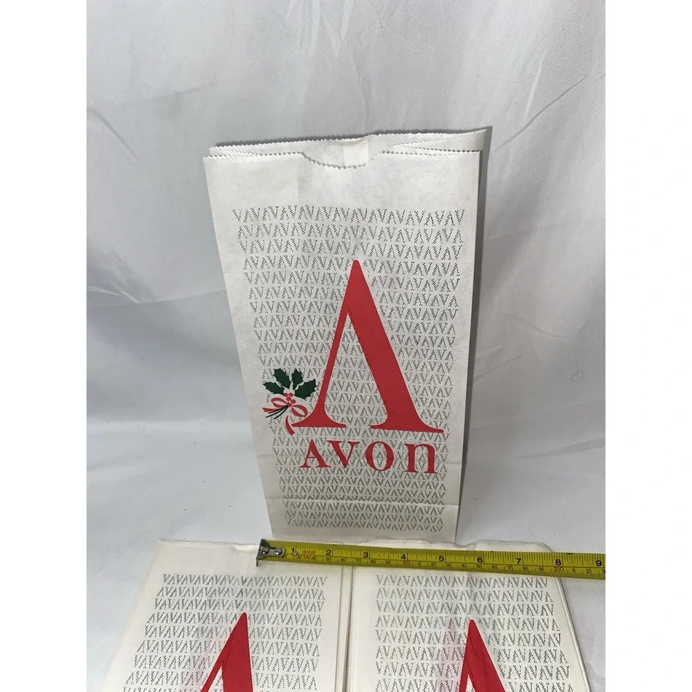 25 Vintage Avon 1993 Christmas Paper Bags 11 X 5.5 Inches. Read Description